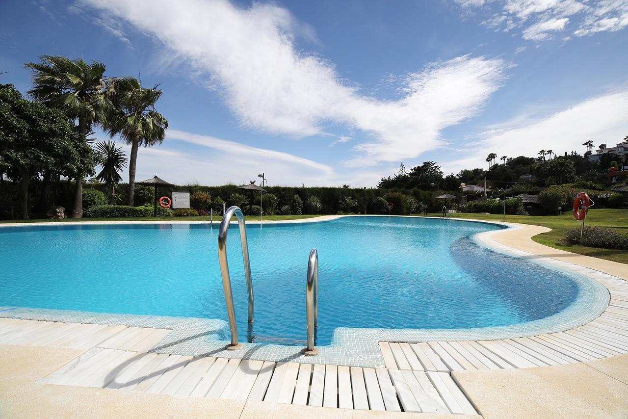 Jardines De Nueva Galera Cozy Penthouse Apartment Estepona Bagian luar foto
