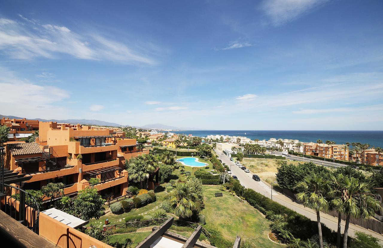 Jardines De Nueva Galera Cozy Penthouse Apartment Estepona Bagian luar foto