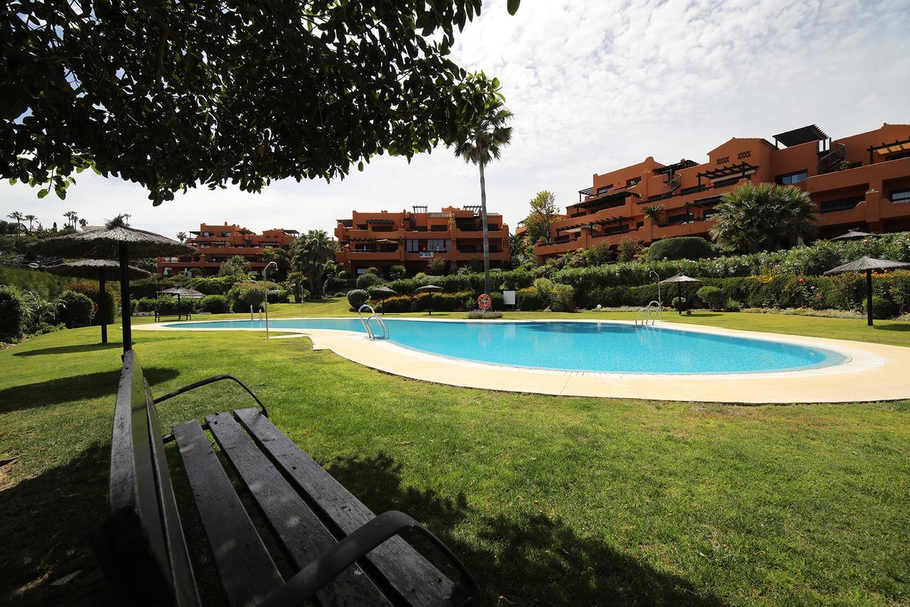 Jardines De Nueva Galera Cozy Penthouse Apartment Estepona Bagian luar foto